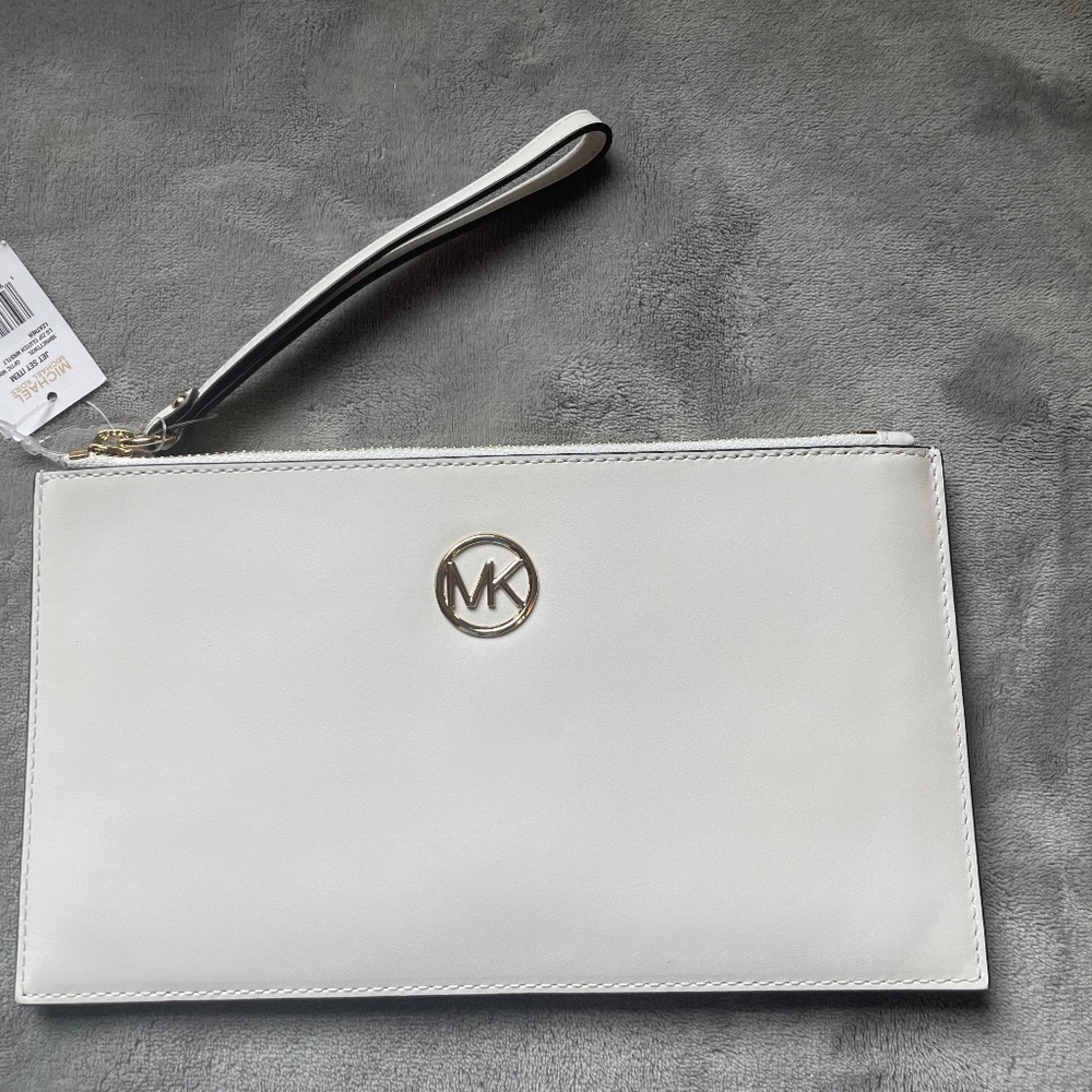 New With Tags Michael Kors Wristlet